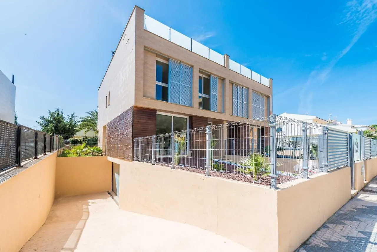 Casa vacanze Semi detached Chalet right side Can Picafort  Spagna